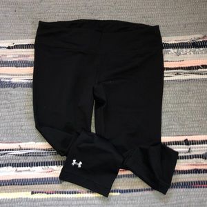 Women’s cropped Under Armour leggings
